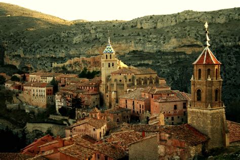 Bouldering Week in Albarracín, Spain. 5-day trip. AEGM guide