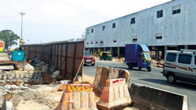 Work begins on foot over bridge linking KR Puram railway, Metro stations in Bengaluru ...