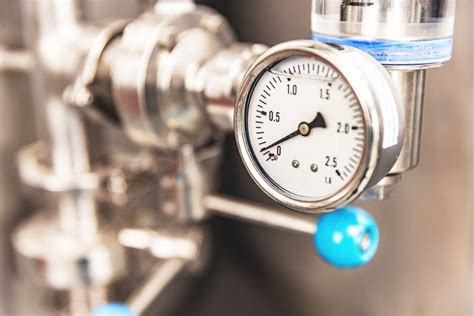 Water Pressure Gauge Role in Monitoring Pressure Systems | Mid-West Instrument