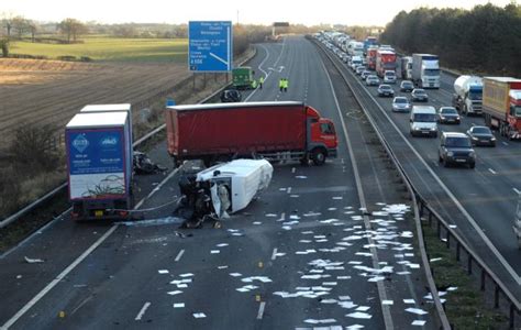 M6 carnage: One dead and 10 injured in horror motorway pile-up | Daily Mail Online