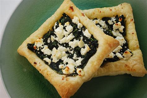 Spinach and Feta Puff Pastry Squares | Party food appetizers, Savory snacks, Breakfast dishes