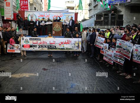 Jabalia, Gaza Strip, Palestinian Territory. 8th Dec, 2017. Senior Hamas ...