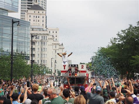 Photo Gallery: Milwaukee Bucks Parade, Celebration » Urban Milwaukee