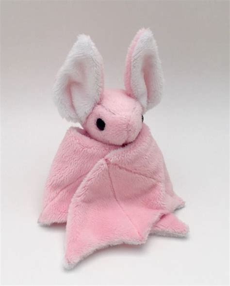 Here’s another little bat I made for someone special… The pattern is by BeeZeeArt. | Kawaii ...