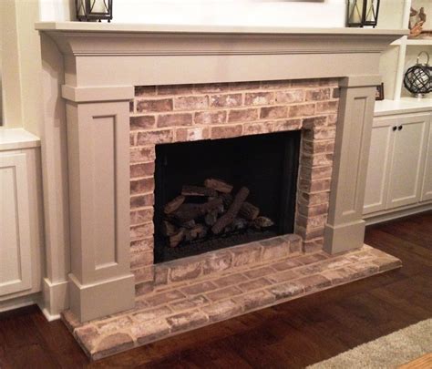 30+ Brick Fireplace Surround Ideas – DECOOMO