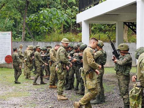 Australian Army on Twitter: "#AusArmy soldiers from 6 RAR, 2 CER and 2 HB deployed to the ...