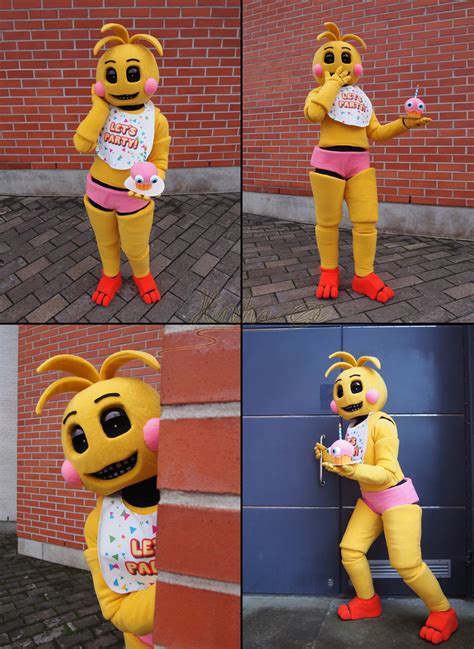 FNAF_Toy Chica_Cosplay by Hiniha on DeviantArt