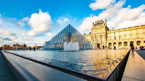 Paris’s Louvre Museum Puts Entire Collection Online for All to Explore