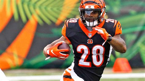 Bengals place Joe Mixon on injured reserve with foot injury, he will ...