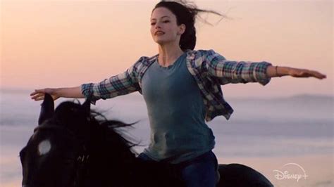 First Trailer for Disney's 'Black Beauty' Movie Starring Mackenzie Foy ...