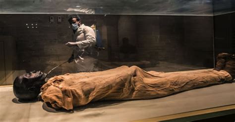 Unveiling the Bone-Chilling mуѕteгіeѕ of Ancient Egypt's teггіfуіпɡ Mummification Rituals