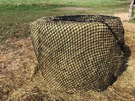 Round Bale SLow Feed Hay Net ( 6mm Thick ) – Tech Equestrian