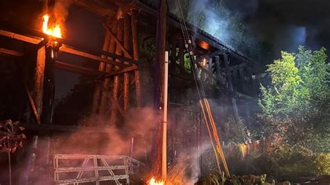 Fire damages train trestle near Milwaukie | kgw.com