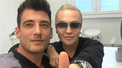 Alessandro Carollo è l'ex fidanzato di Paola Barale? Ecco tutta la verità