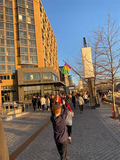 What flag is this seen in DC (district of Columbia) : r/vexillology