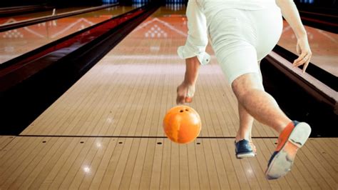 BOWLING Game Rules - How To BOWL