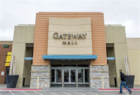 Slew of stores closing at Gateway Mall; new ones on way | Local Business News | journalstar.com