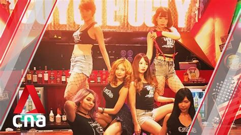 Meet the bar-top dancers of Coyote Ugly Singapore | CNA Lifestyle - YouTube