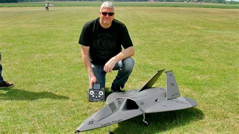 F-19 AURORA MILITARY RC STEALTH FIGHTER FLIGHT DEMONSTRATION / Ragow ...