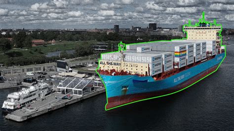 Maersk unveils world's first vessel Laura Maersk using green methanol