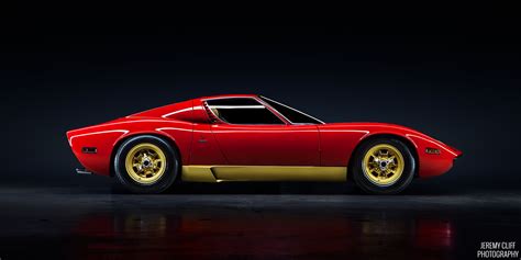 Lamborghini Miura - Information and photos - MOMENTcar