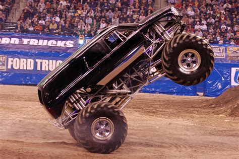 Escalade | Monster Trucks Wiki | FANDOM powered by Wikia