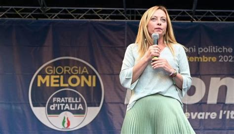 Giorgia Meloni: Far-right leader poised to run Italy