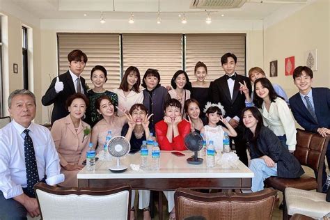 “Once Again” Cast Poses For Group Photos On The Last Day Of Filming | Soompi