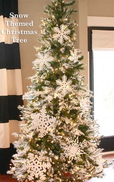 Snow Themed Christmas Tree – Celebrating Christmas