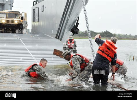 Landing craft utility 2000 hi-res stock photography and images - Alamy