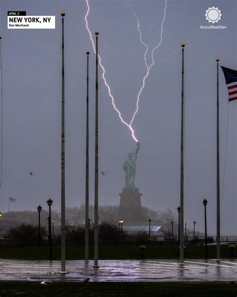 Actual photo of the Statue of Liberty getting struck by lightning ...