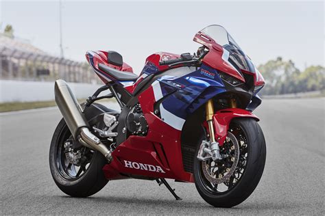 Honda has made 400 million motorcycles : motorcycles