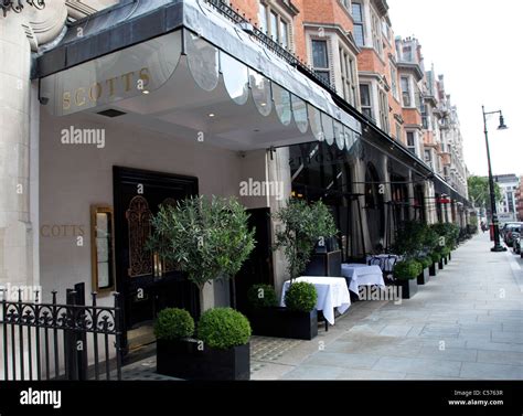 Scott's Restaurant, Mount Street, Mayfair, London Stock Photo - Alamy