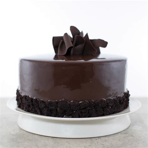 BIG CHOCOLATE CAKE – Extraordinary Desserts