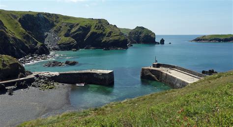 Mullion Cove Harbour | The National Trust owned harbour was … | Flickr