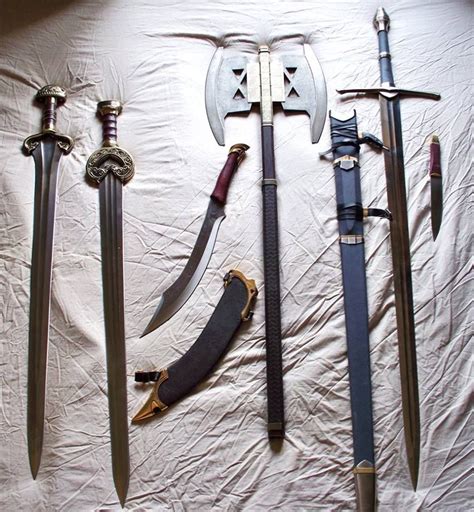 The Lord of The Rings weapons Fantasy Sword, Fantasy Armor, Fantasy Weapons, Medieval Fantasy ...