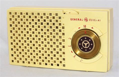 Vintage General Electric Transistor Radio, Model 676 (Ivor… | Flickr