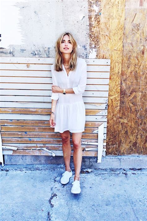 10 Ways To Style White Sneakers Effortlessly - FashionPro