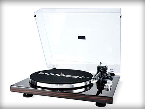 This High-Quality Vinyl Player Will Save You Over $150