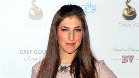 Mayim Bialik Announces Divorce | Entertainment Tonight