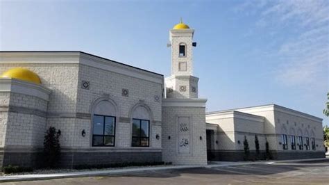 Police shoot, kill suspect following arson at Dearborn mosque