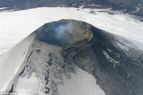 Rumbling sounds in magma could help predict eruptions | Daily Mail Online