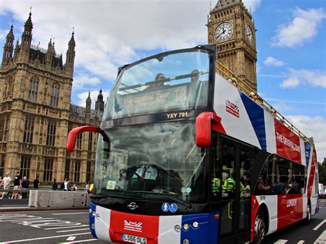 Obligatorisch Editor Beschwörung double decker tour london Schwan Augenbraue Skulptur