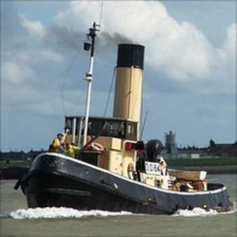 World War II steam tug is preserved in Chatham - BBC News