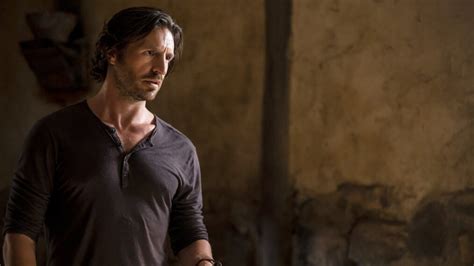 'La Brea': Eoin Macken on Latest Shocker for Gavin & Search for Eve