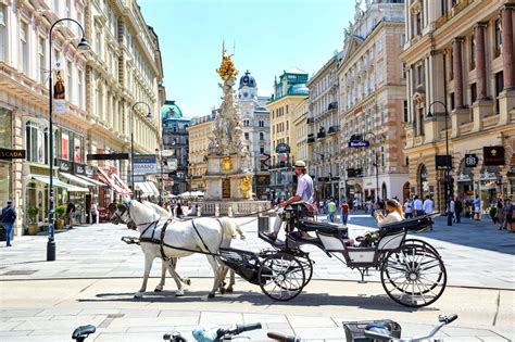 AUSTRIA-VIENNA-COVID-19-TOURISTS