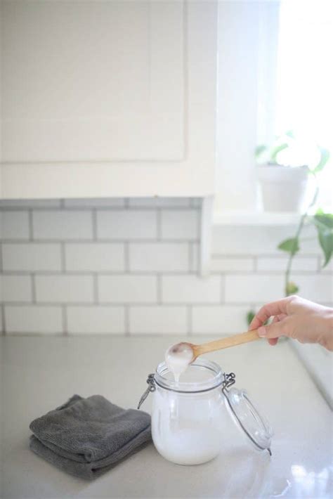 Homemade Nontoxic Bathroom Scrub Cleaner - Farmhouse on Boone