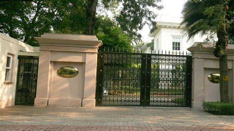 5 Indian billionaires who own multi-crore bungalows in Lutyens', Delhi’s poshest area | GQ India