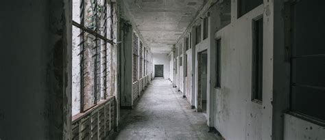 Abandoned Singapore: Old Changi Hospital - Finbarr Fallon