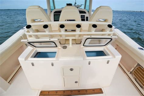 35' 2023 Grady-White 336 Canyon | Tampa Yacht Sales